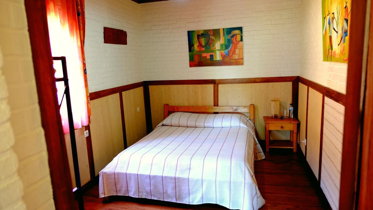 אנטסירבה Eco Lodge Les Chambres Du Voyageur מראה חיצוני תמונה