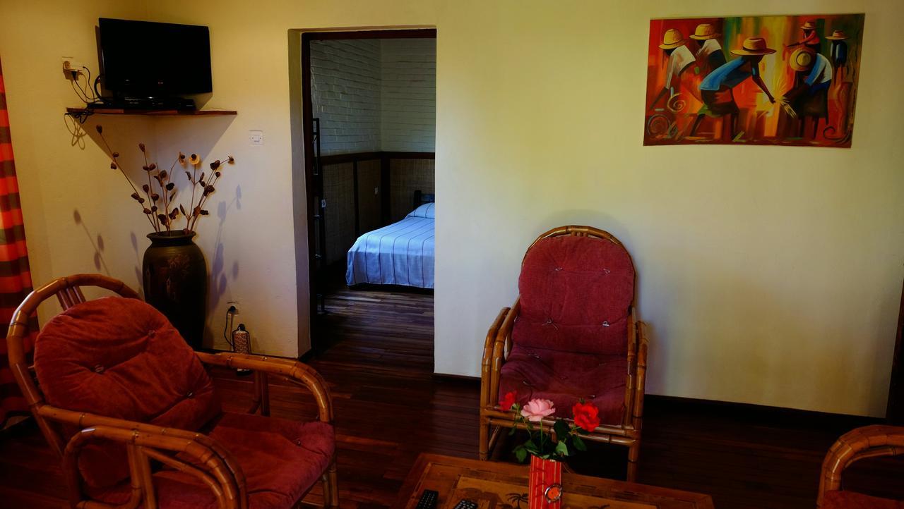 אנטסירבה Eco Lodge Les Chambres Du Voyageur מראה חיצוני תמונה